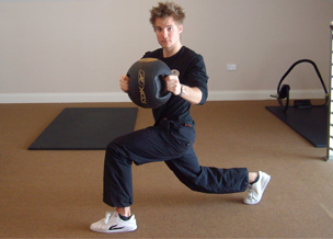 Rainham’s Exercise of the Week – Lunge with Twist